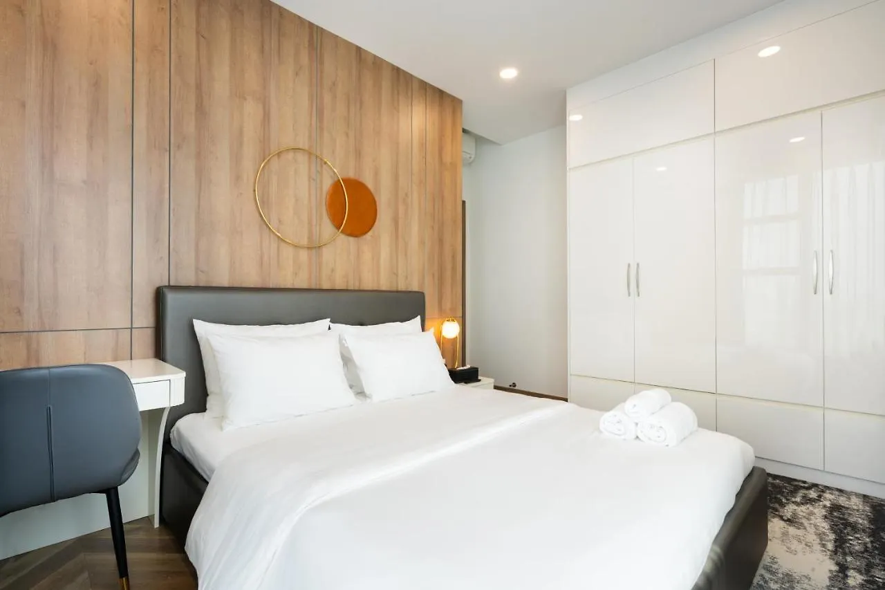 Sunwah Pearl Golden House-Amazing River View ,3 Br Apartment Ho Chi Minh City