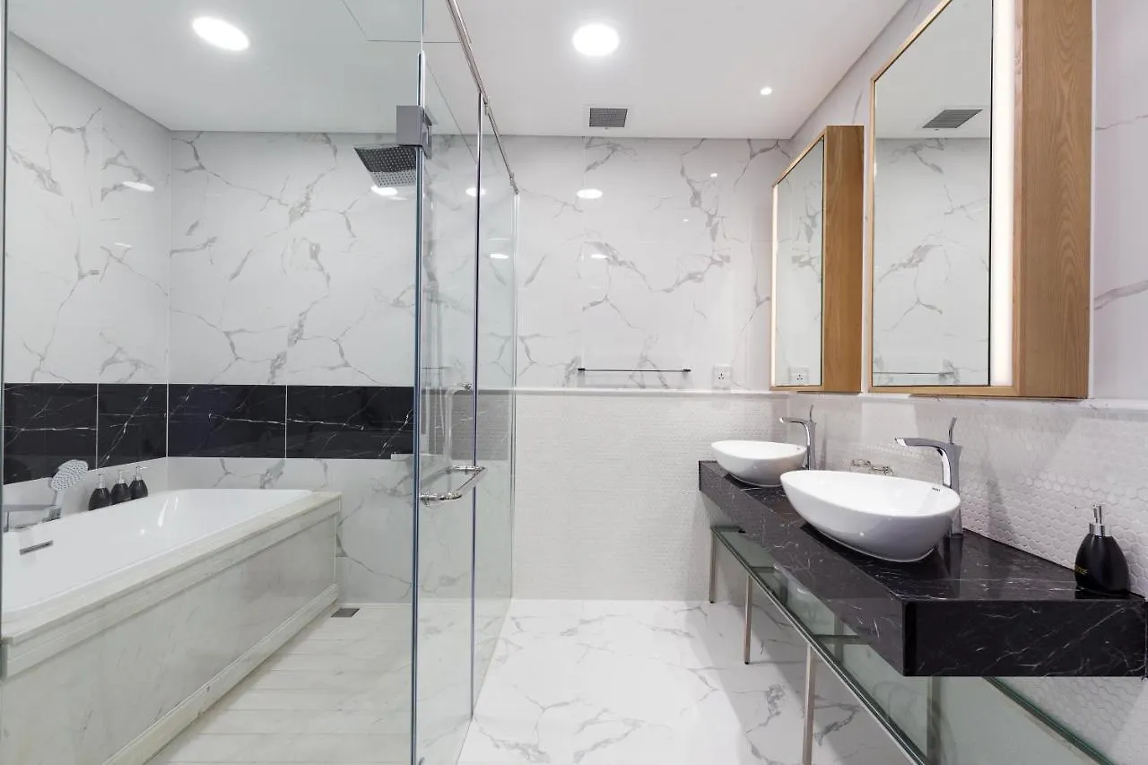 Sunwah Pearl Golden House-Amazing River View ,3 Br Apartment Ho Chi Minh City